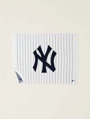 CozyChic® New York Yankees™ Throw